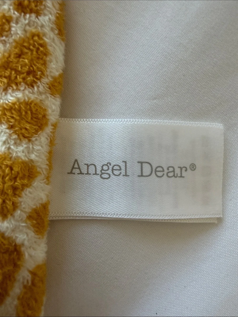 Angel Dear Yellow Giraffe Lovey Security Blanket. New without Tags